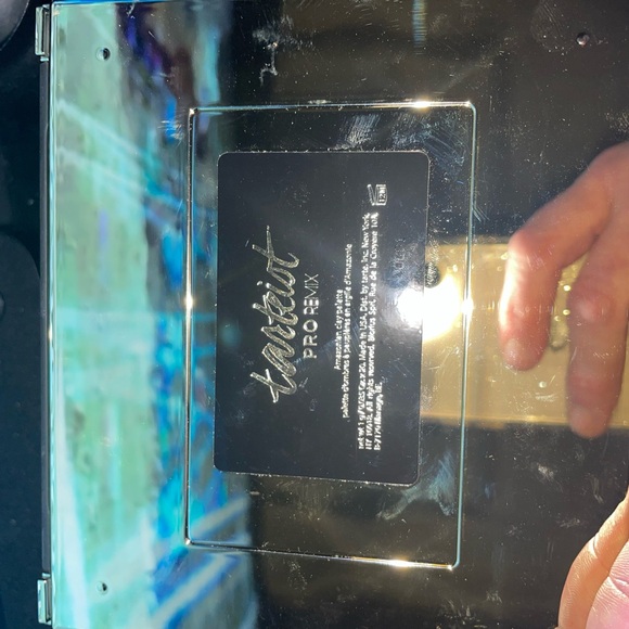 Tarte tartiest pro pallet shadows the remix - Picture 3 of 5